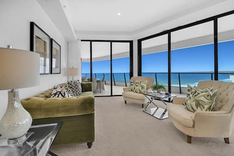 Mega Ocean View Skyhome at Oracle Level 37