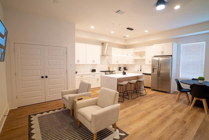 Houston 4br | Rooftop Downtown Views - Houston, TX