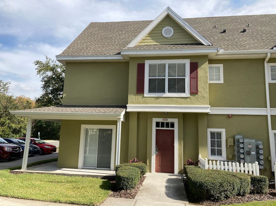 4 Bedroom Townhouse, Close to Disney, Bay Townhouses for