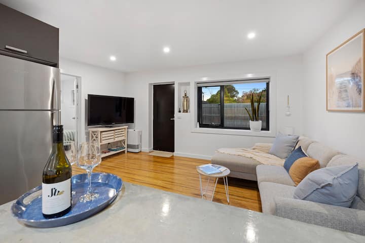 Luxe, Intimate Stay For Couples - Near Hot Springs - Shire of Mornington Peninsula