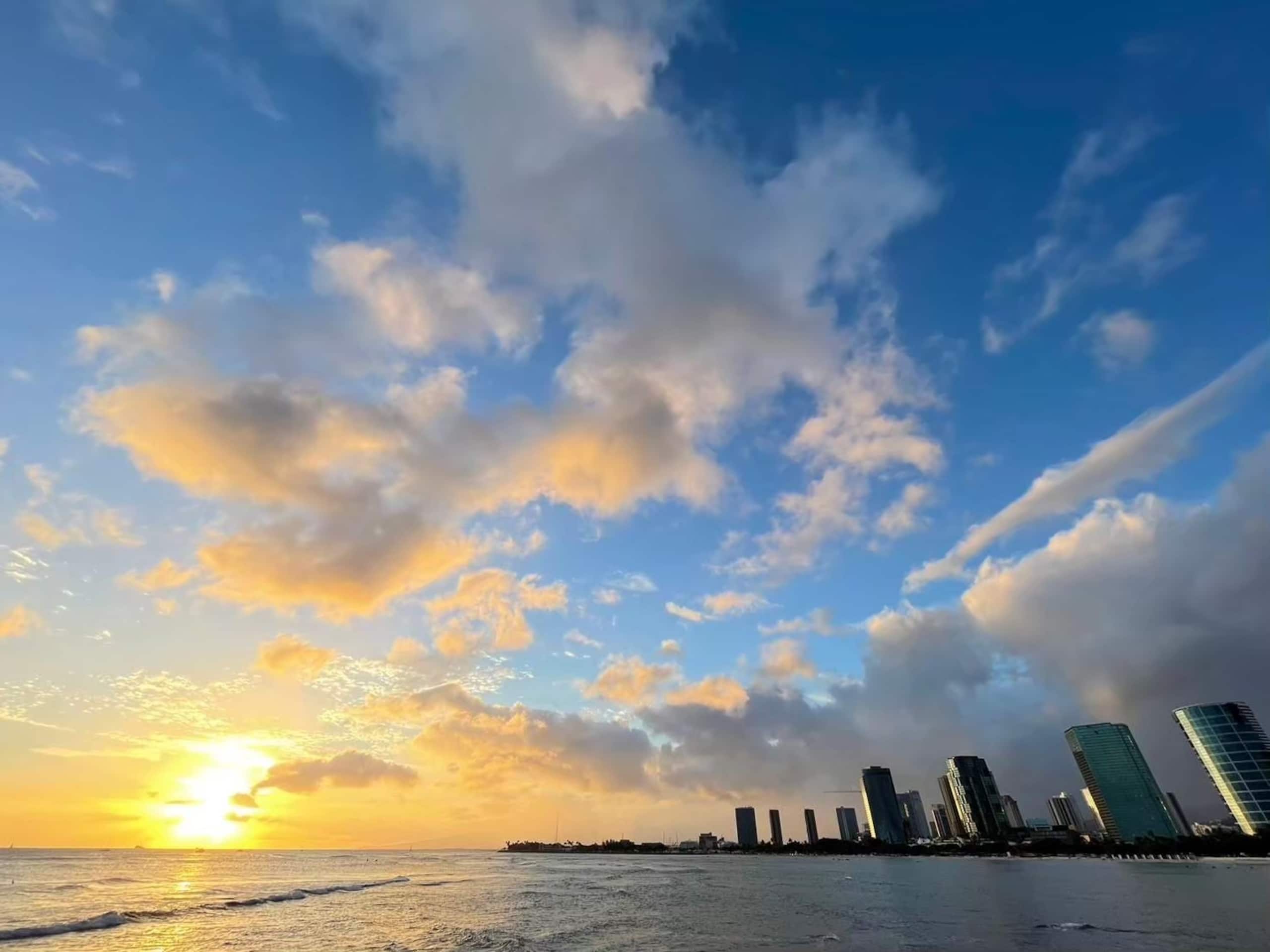 Condo in Honolulu · ★4.75 · 1 bedroom · 1 bed · 1 private bath - Image 39