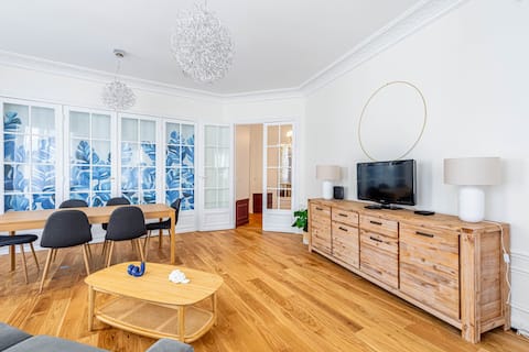 Top Airbnb: 3 BDR I Metro 5 min. (Direct Champs-Elysées) in Clichy
