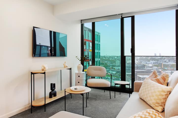 Modern Abobe By Sky Tower With City View & Parking - Auckland