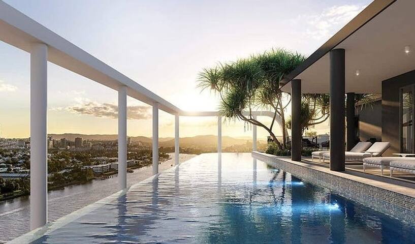 Riverfront Luxe 2Bed Pool Parking gallery image 2