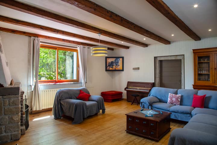 Gîte Authentique Au Coeur Du Haut Jura (6 Pers) - Jura