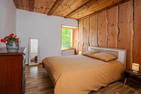 Authentic cottage in the heart of the Haut Jura (12 people)