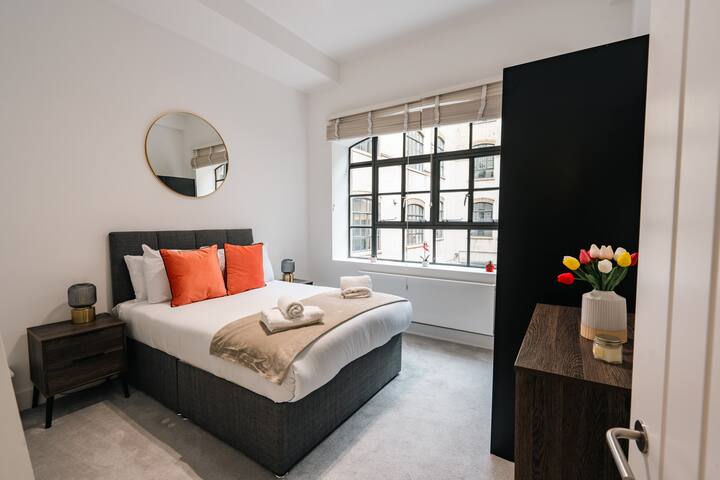 Elegant 3-Bedroom Apartment in Vibrant Clerkenwell gallery image 2