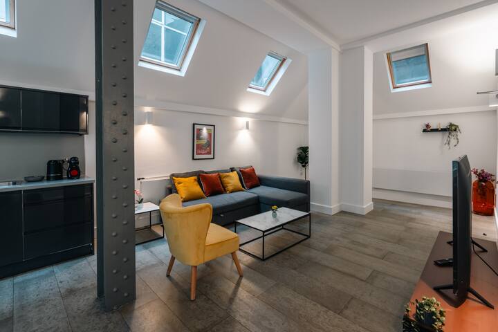 Elegant 3-Bedroom Apartment in Vibrant Clerkenwell gallery image 3