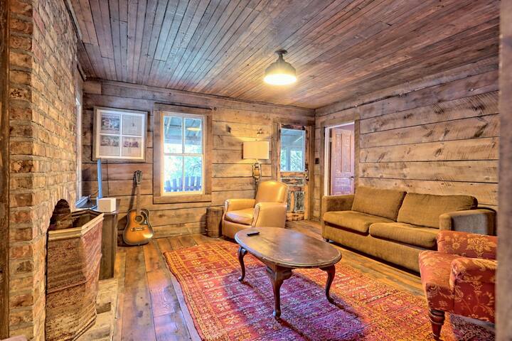 Moonshiner’s Hideaway - Bryson City, NC