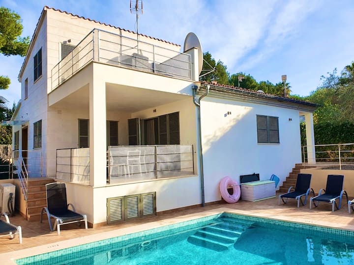 Ein Urlaubstraum In Weiß Im Wunderschönen Alcúdia - Alcudia