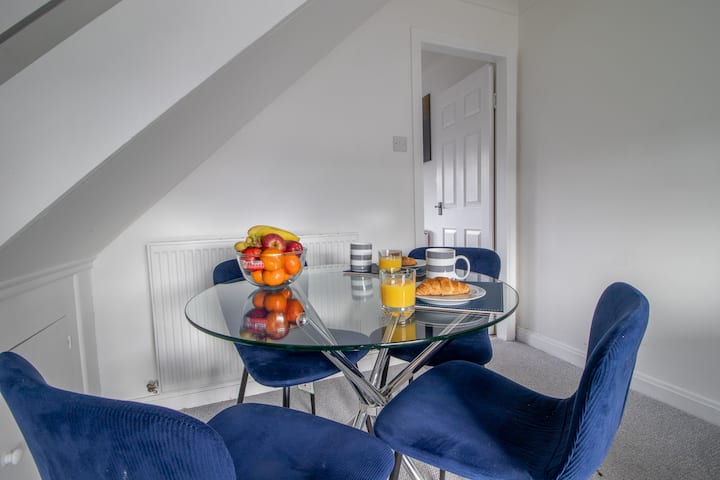 Refurbished 2 Bed With Parking - Glasgow