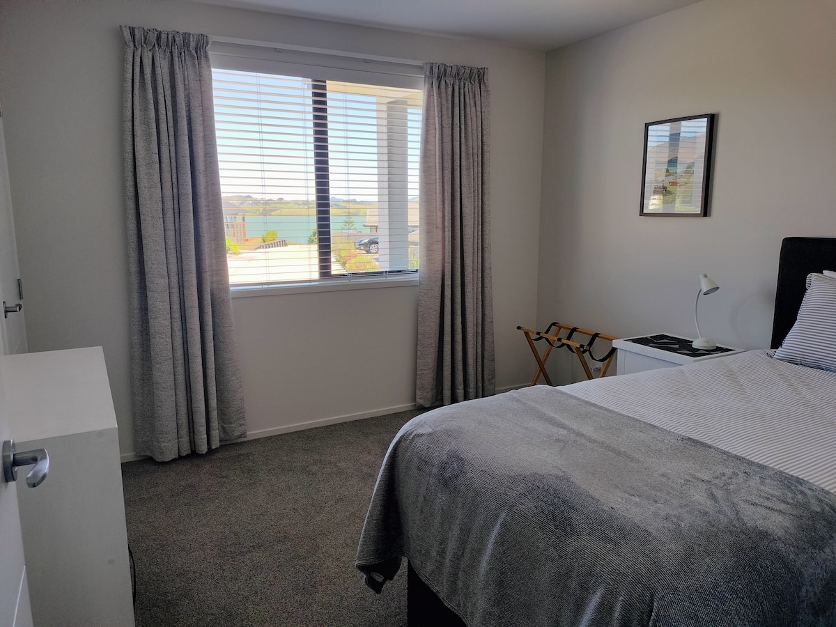 This room sports a king-single with trundler bed underneath, which, when set up, is the same height as the kind-single.