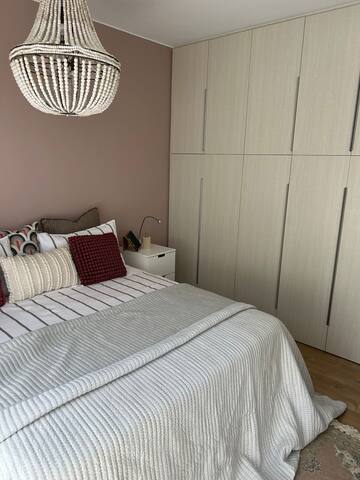 Modern luxury in prime location gallery image 3