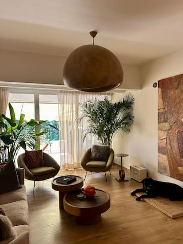 Modern luxury in prime location