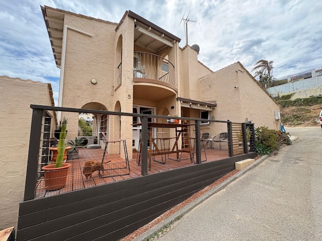 Scarborough Beach Side Retreat