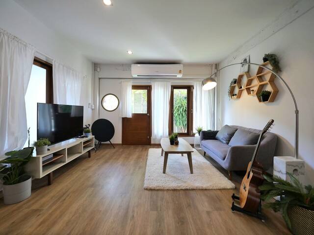 Pet Friendly | Japanese Design 3BR Home | Ekkamai gallery image 5