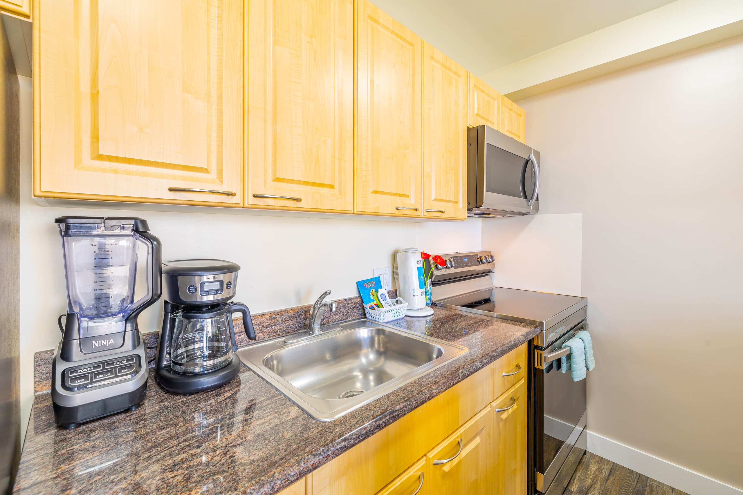 Great Ocean View, Parking, Steps to Waikiki Beach - Image 10