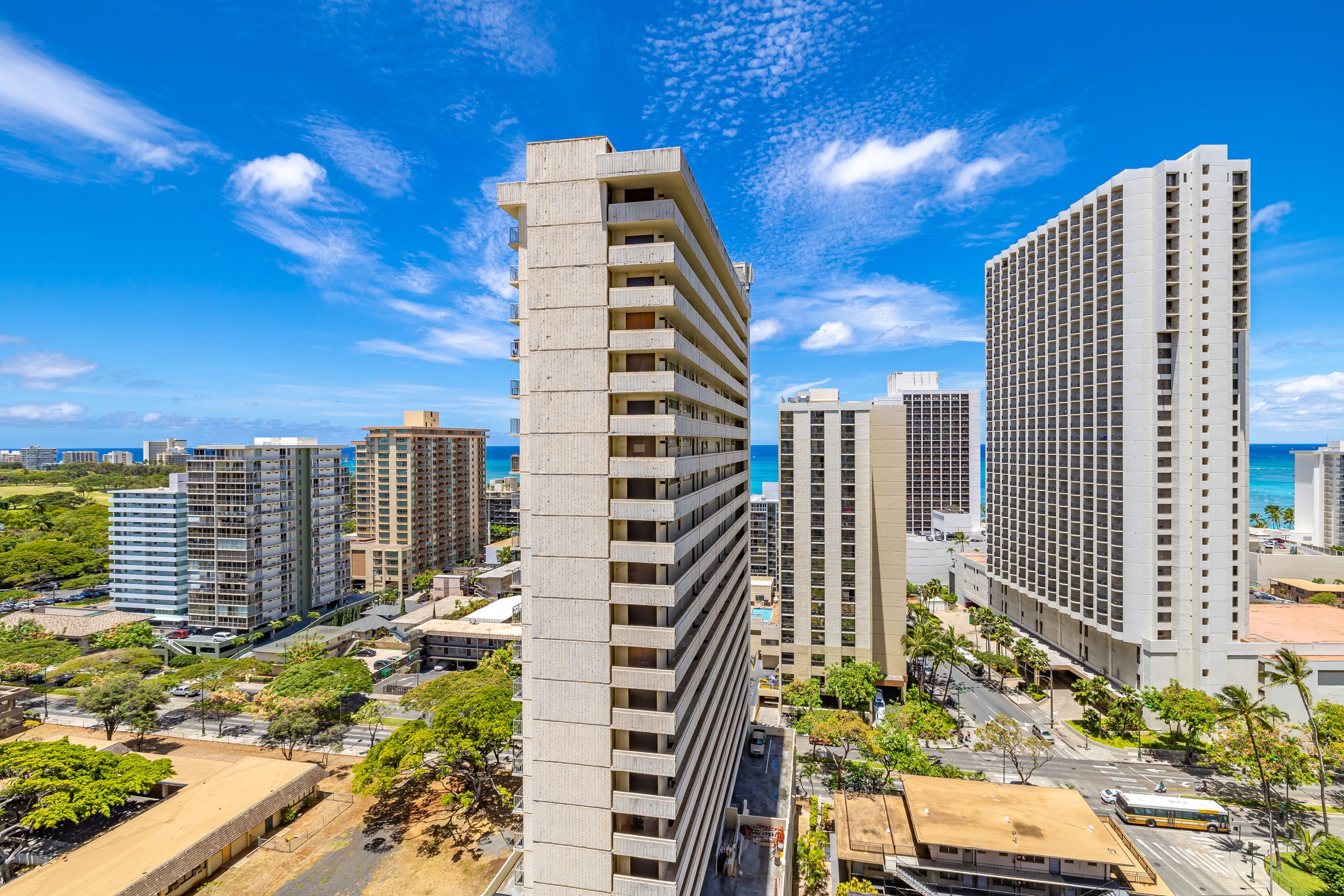 Great Ocean View, Parking, Steps to Waikiki Beach - Image 23