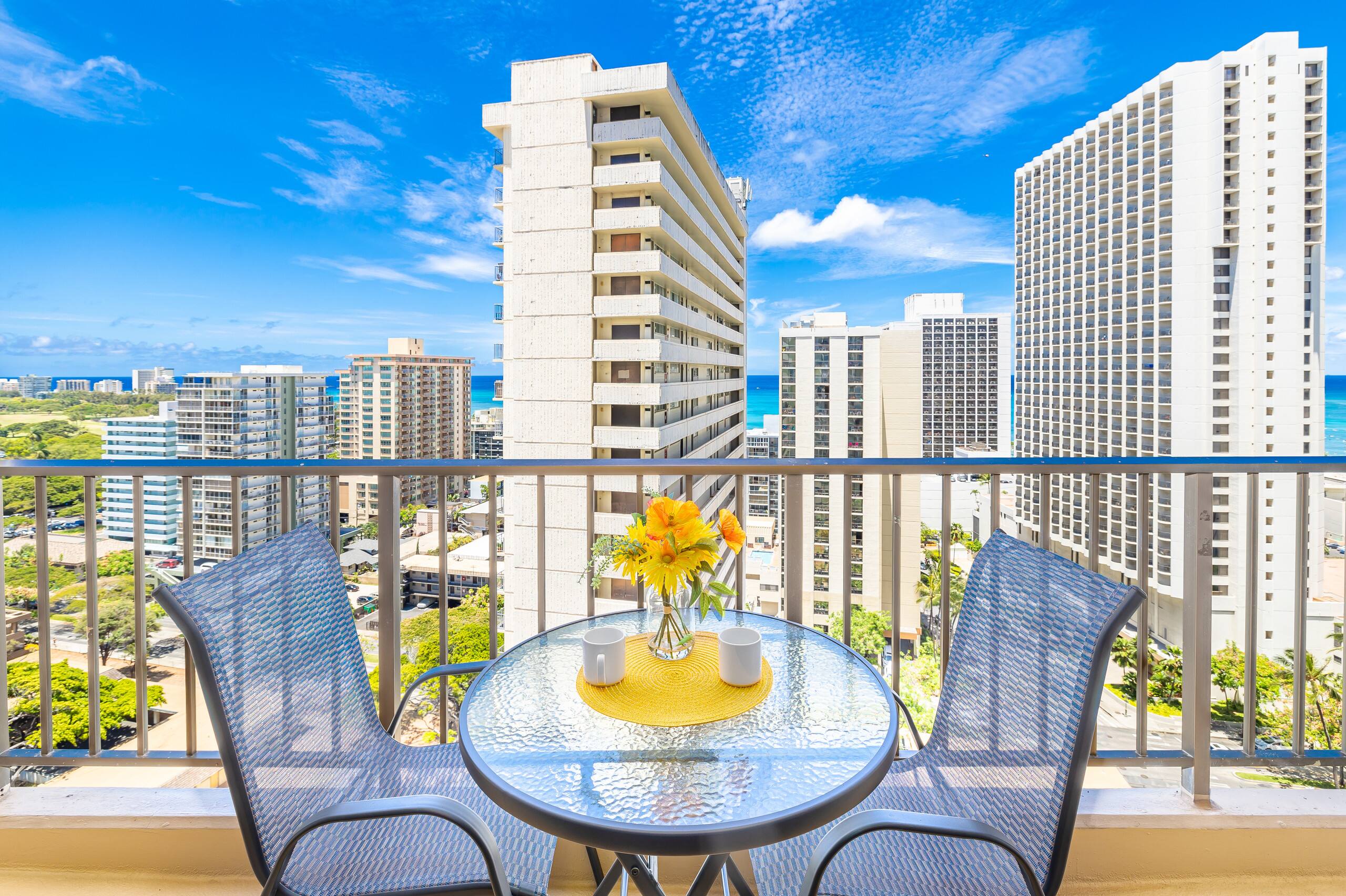 Great Ocean View, Parking, Steps to Waikiki Beach - Image 21