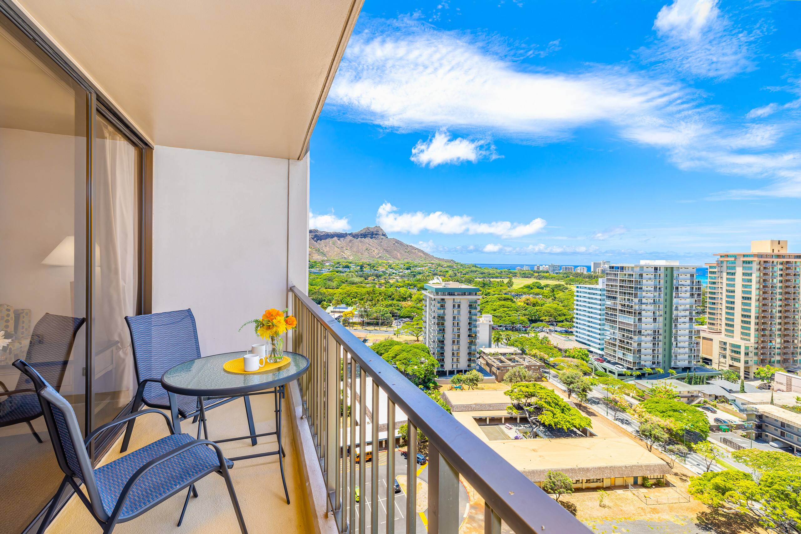 Great Ocean View, Parking, Steps to Waikiki Beach - Image 24