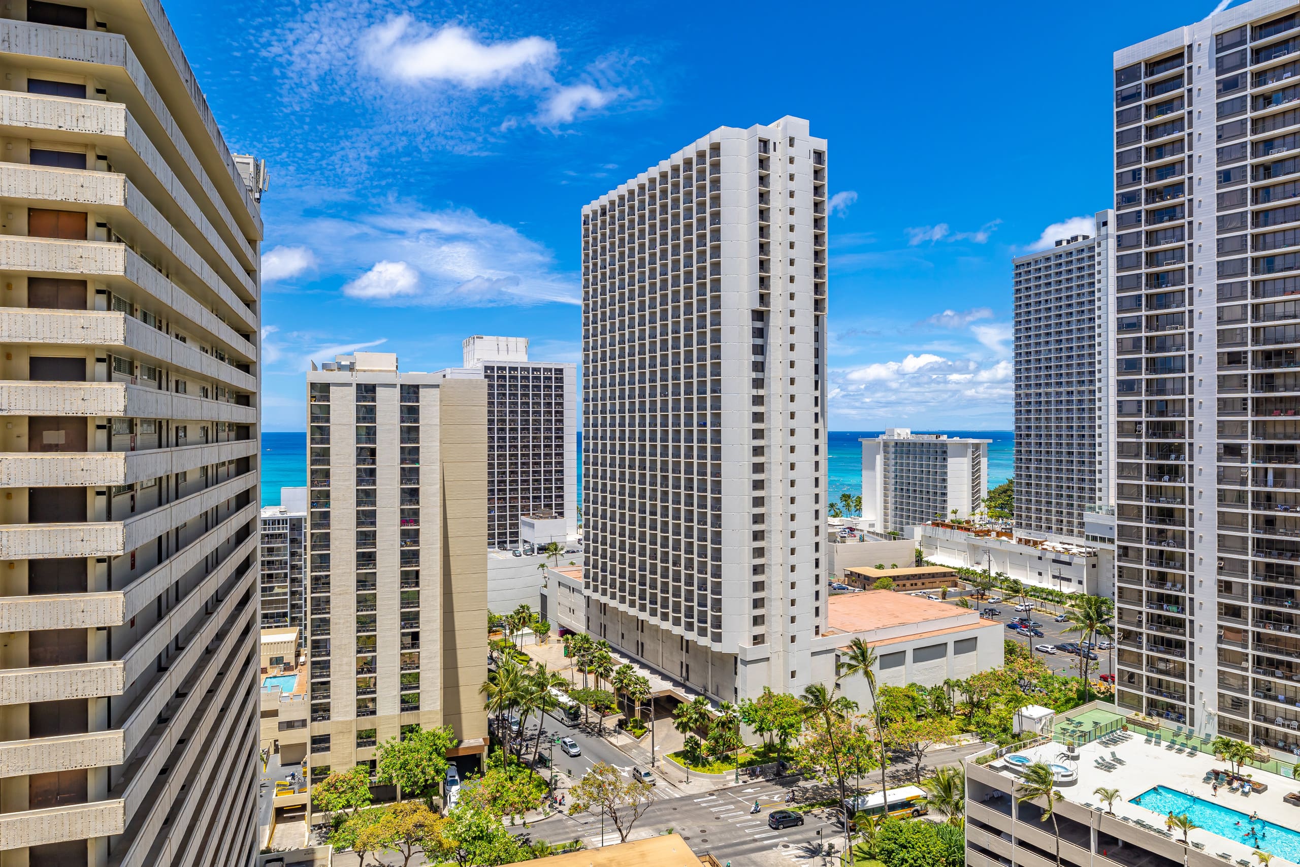 Great Ocean View, Parking, Steps to Waikiki Beach - Image 28