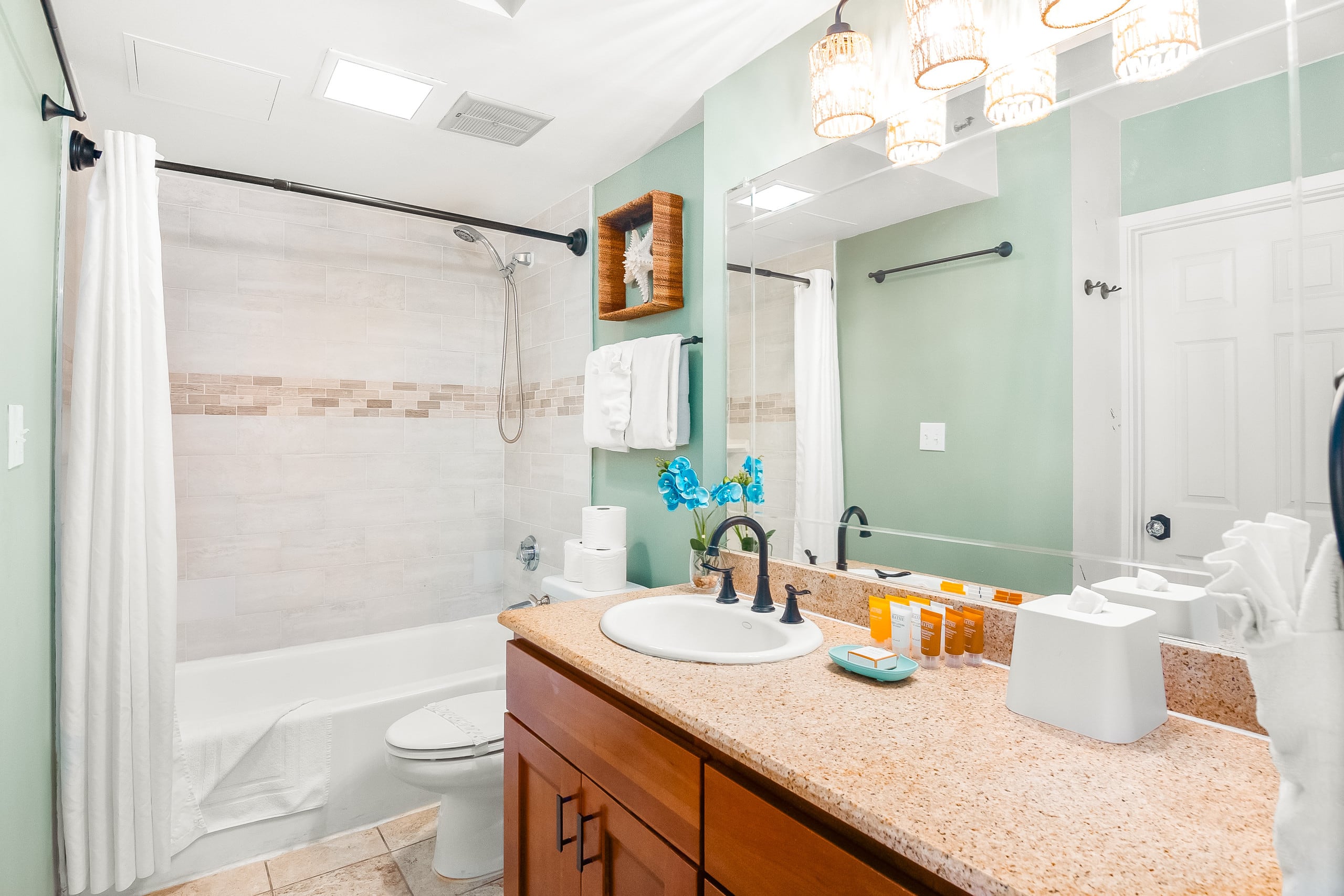 Condo in Honolulu · ★5.0 · 1 bedroom · 2 beds · 1 private bath - Image 40