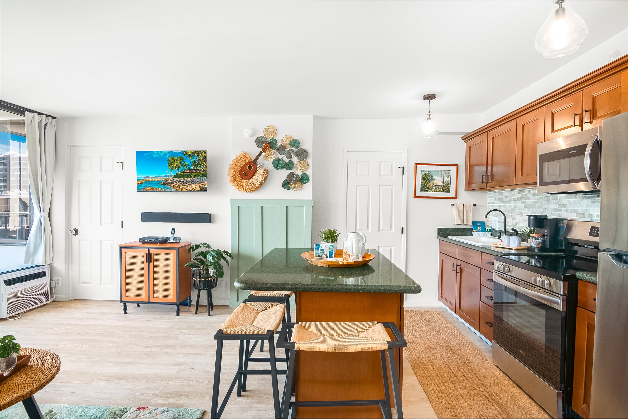 Condo in Honolulu · ★5.0 · 1 bedroom · 2 beds · 1 private bath - Image 26