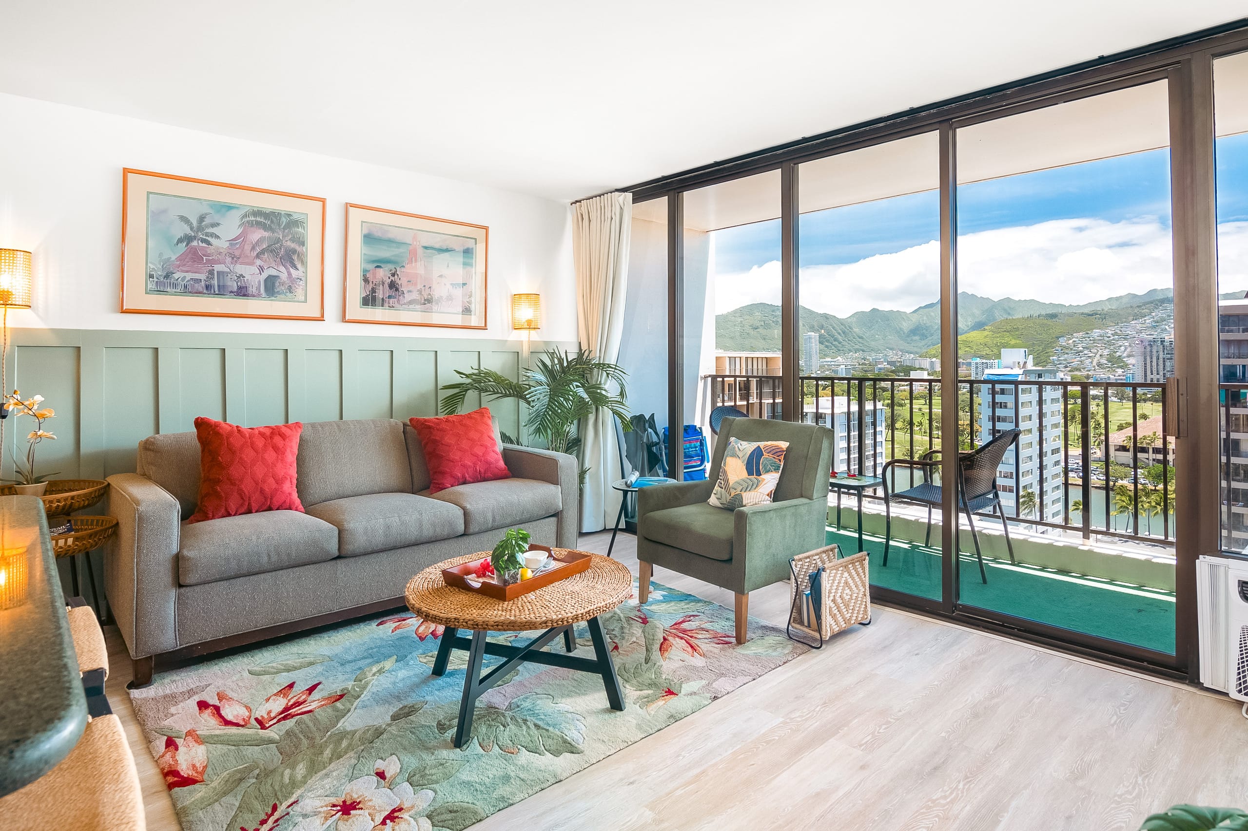 Condo in Honolulu · ★5.0 · 1 bedroom · 2 beds · 1 private bath - Image 2