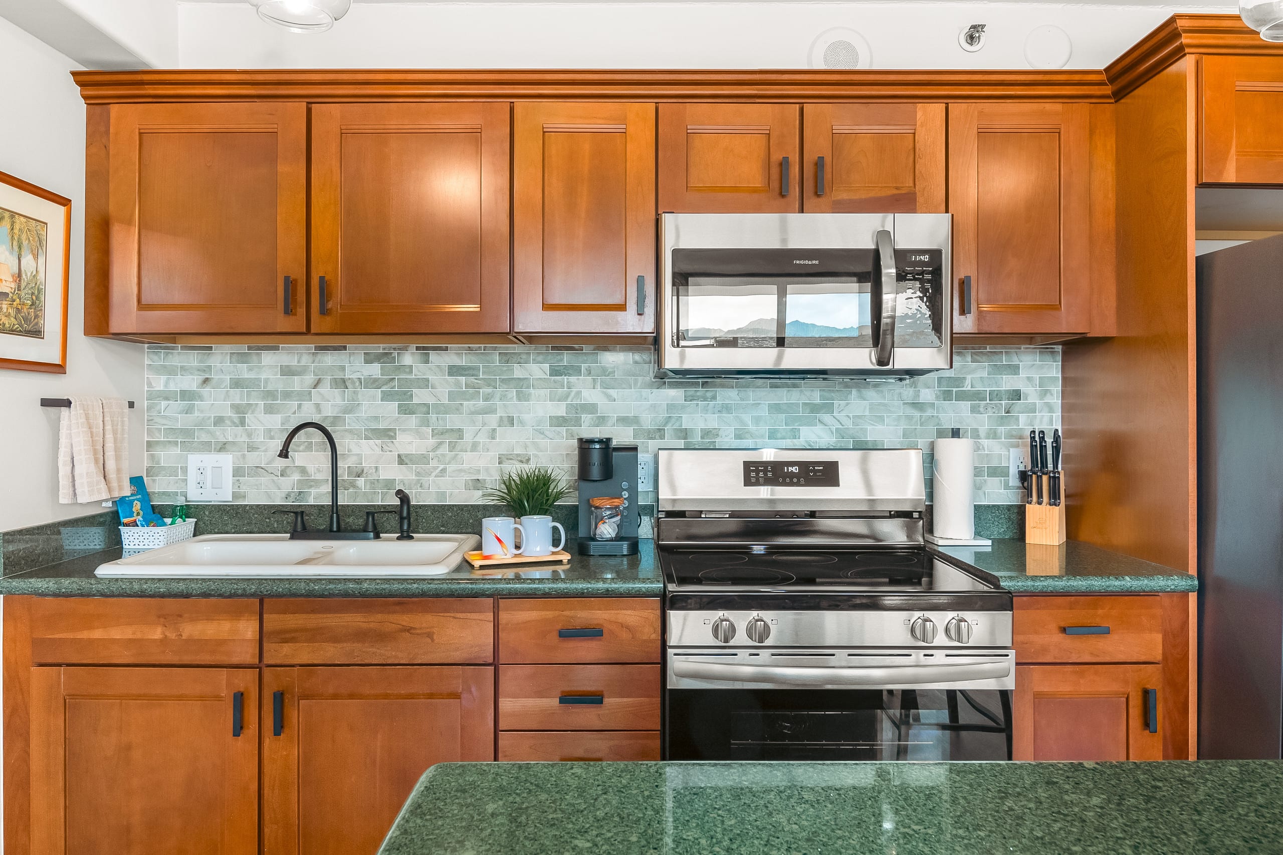 Condo in Honolulu · ★5.0 · 1 bedroom · 2 beds · 1 private bath - Image 18