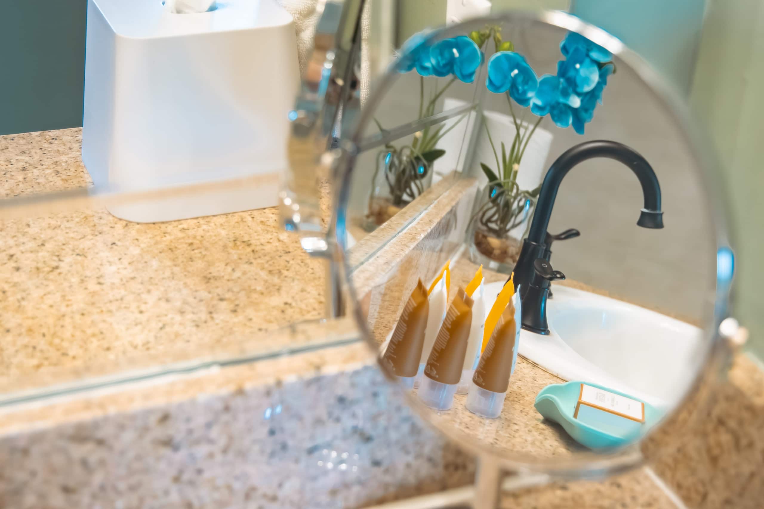 Condo in Honolulu · ★5.0 · 1 bedroom · 2 beds · 1 private bath - Image 43