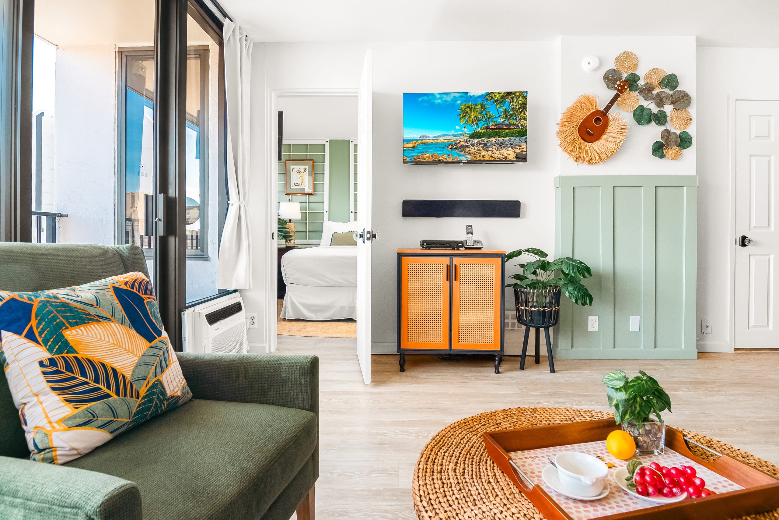 Condo in Honolulu · ★5.0 · 1 bedroom · 2 beds · 1 private bath - Image 8