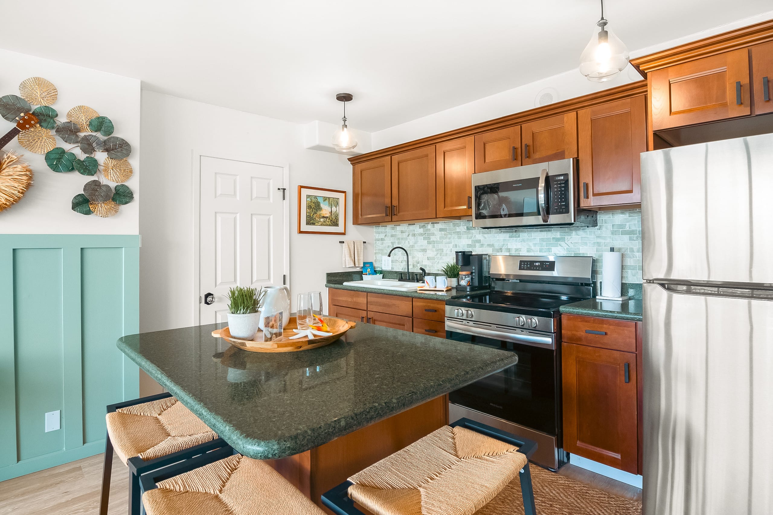 Condo in Honolulu · ★5.0 · 1 bedroom · 2 beds · 1 private bath - Image 27