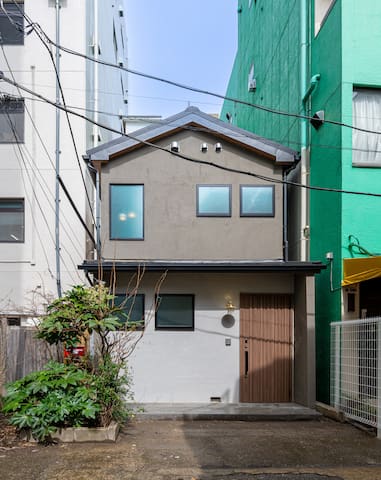 浅草｜駅徒歩6分｜戸建貸切｜フルリノベ｜最大8名｜渋谷・銀座・上野直通｜スカイツリー｜浅草寺｜雷門