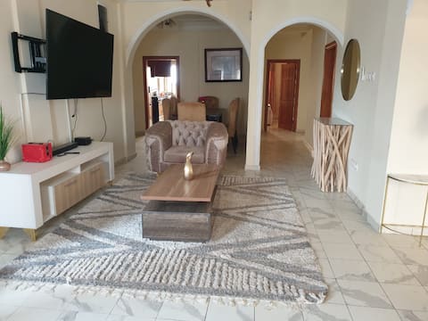 3 bedroom luxury apartment, makepe.