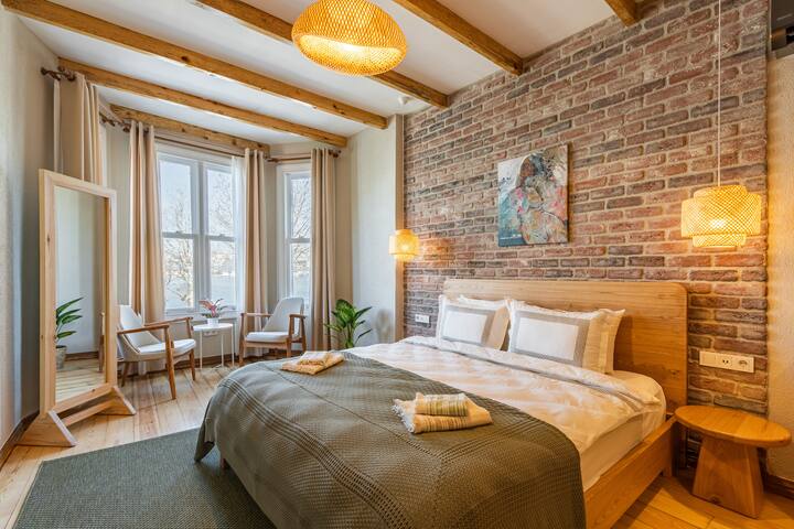 The Turquoise Mansion: 6BR, 4BA, Spectacular Views gallery image 2