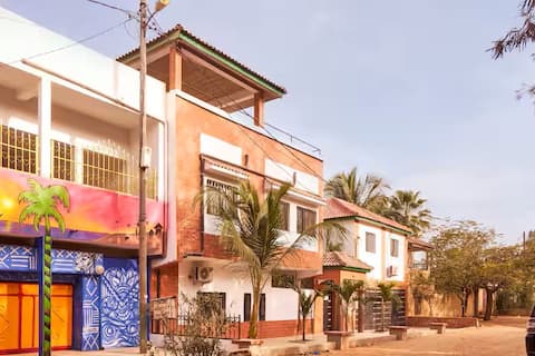 Villa-bed und livingroom und pool near the beach