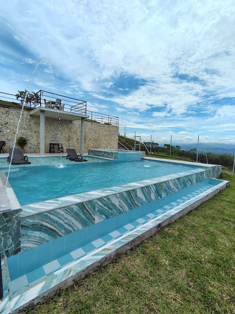 Top performing Airbnb: Country House with an Incredible View in Pereira