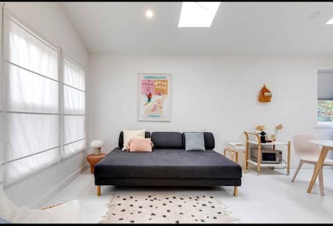 Top Airbnb: Lane House in Historic Inglewood in Inglewood