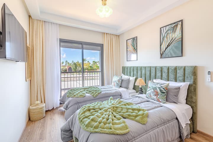 Подобрете го престојот со луксузна памучна постелнина.
