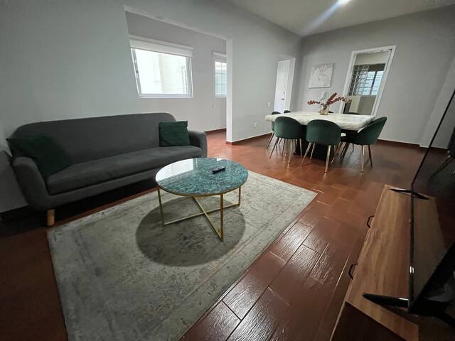 King Size Bed, Supreme Location: Cibeles y Reforma gallery image 5