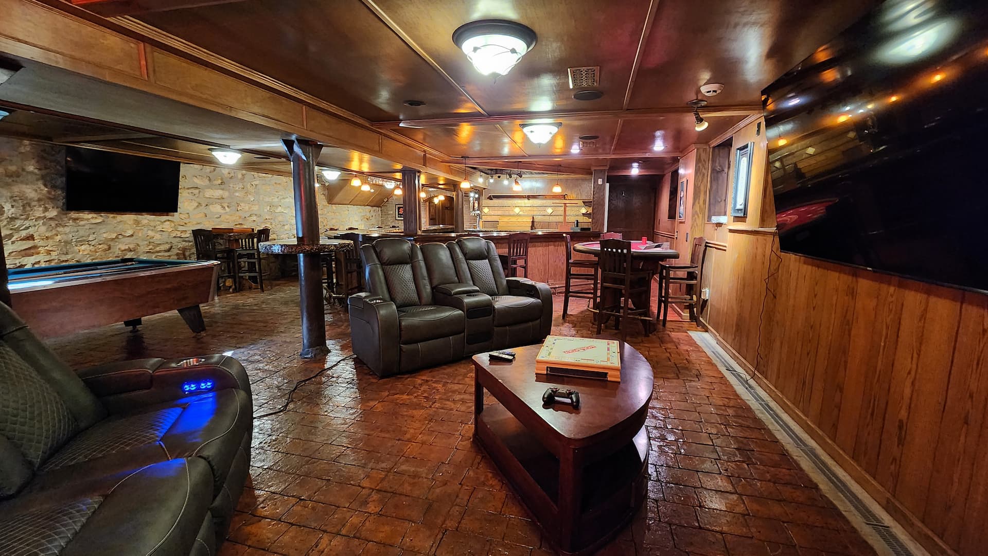 Downtown Apartment w/ Gameroom