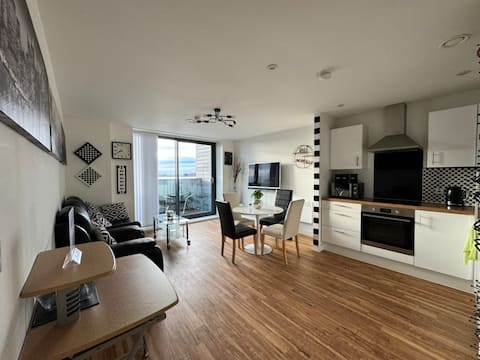 Spacious 2 BR Flat Large Balcony