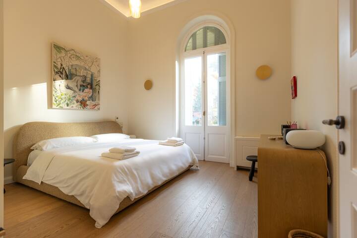 Artful Stay in an Architectural Gem by etouri gallery image 5