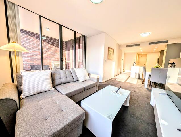 Superb apartment close to all amenities!