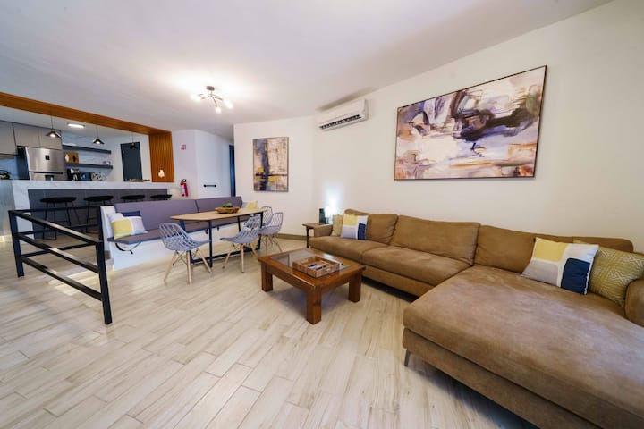 Huge Villa! 6 Br -
Private Pool -5 Min Hotel Zone - Cancún