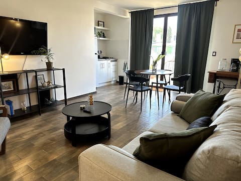 Popular Airbnb listing: spacious loft cdmx airport in Jardín Balbuena