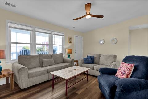 Popular Airbnb listing: Newly Remodeled Beach House w/ Yard in Kure Beach