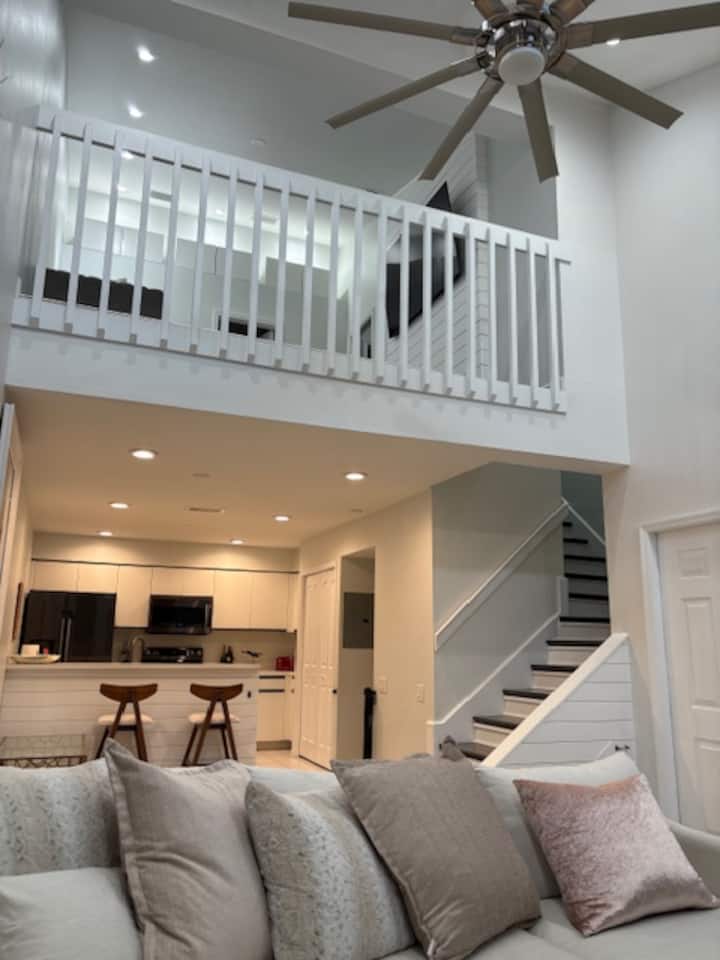 Cozy Condo-updated And Centrally Located - Fort Myers, FL