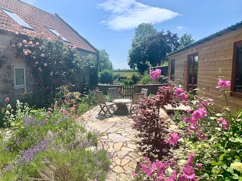 Somerset Threshing Barn w/ Pool, Hot Tub & Sauna