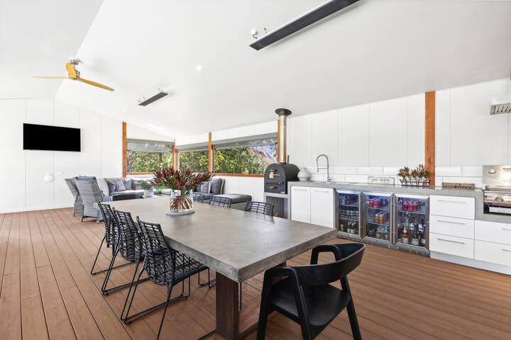 Quiet Coastal Luxury Retreat gallery image 4